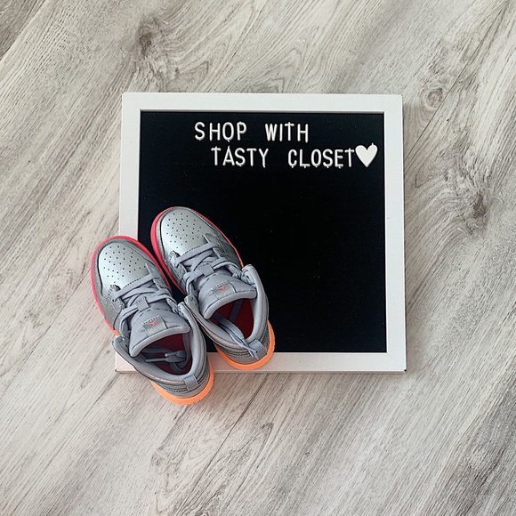 Nike toddler’s air jordan 1 mid sneakers - Picture 8 of 8